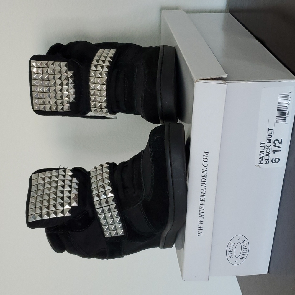 Steve Madden size 6.5 Hamlit black studded wedge sneakers used condition
